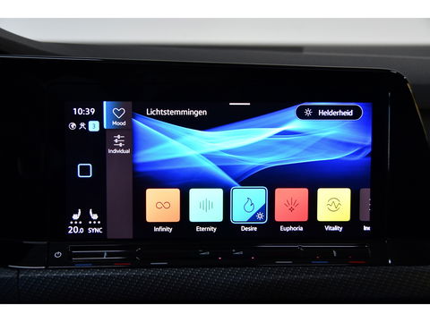 Volkswagen Golf 1.5 eTSI R-LINE PANO H&K VOL