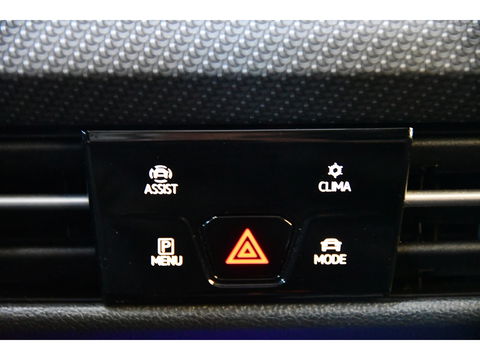 Volkswagen Golf 1.5 eTSI R-LINE PANO H&K VOL