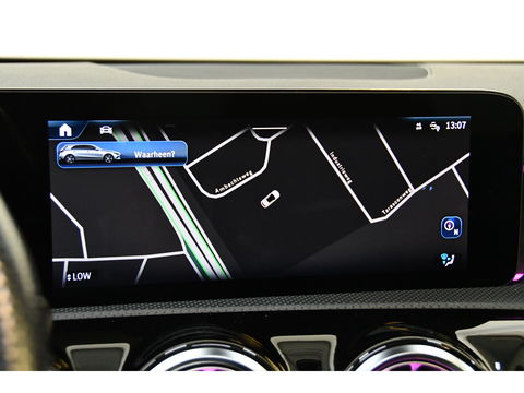 Mercedes-Benz A-Klasse A200 AMG-Line Pano Cam Night