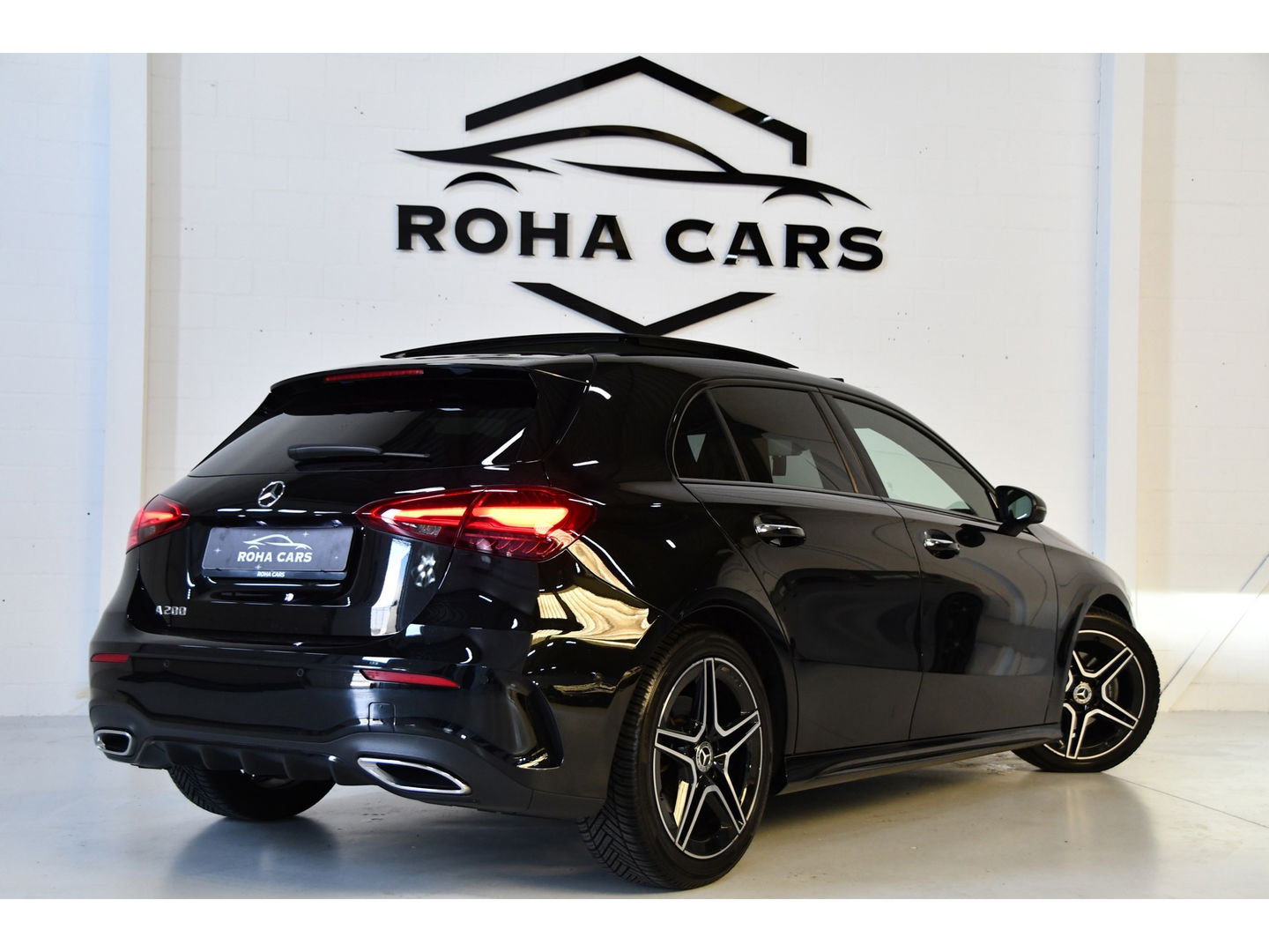 Mercedes-Benz A-Klasse A200 AMG-Line Pano Cam Night