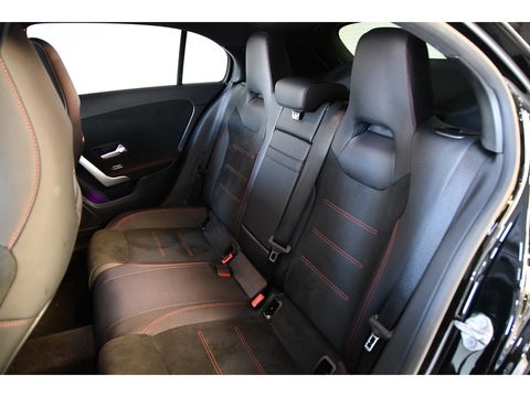 Mercedes-Benz A-Klasse A200 AMG-Line Pano Cam Night