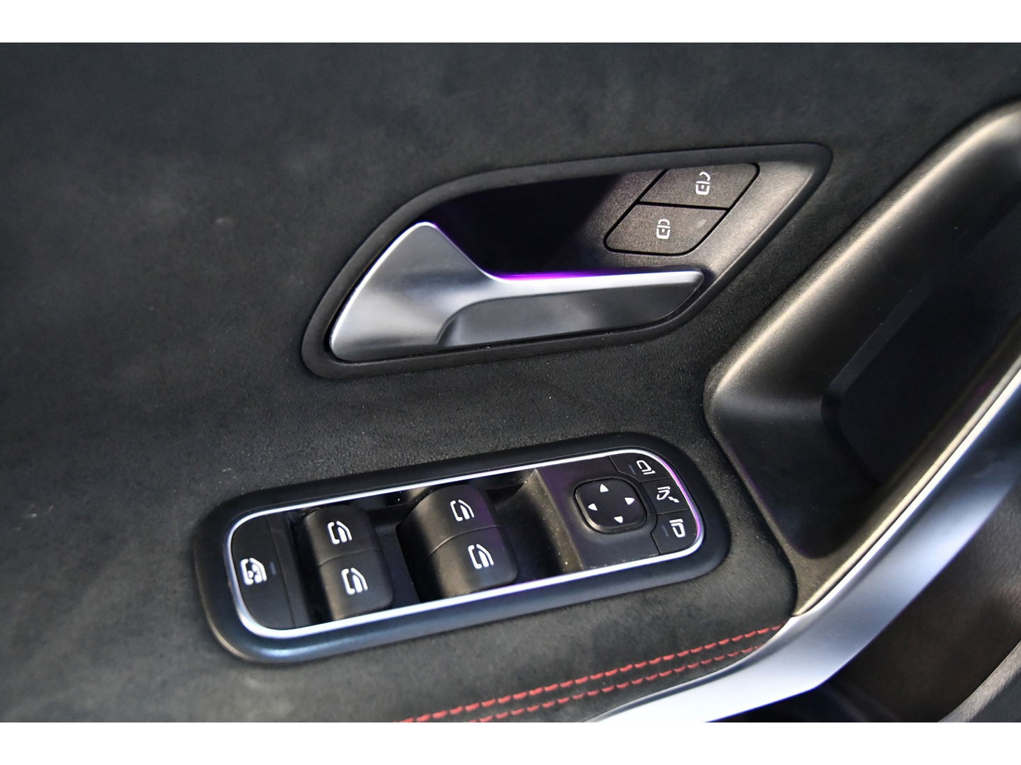 Mercedes-Benz A-Klasse A200 AMG-Line Pano Cam Night