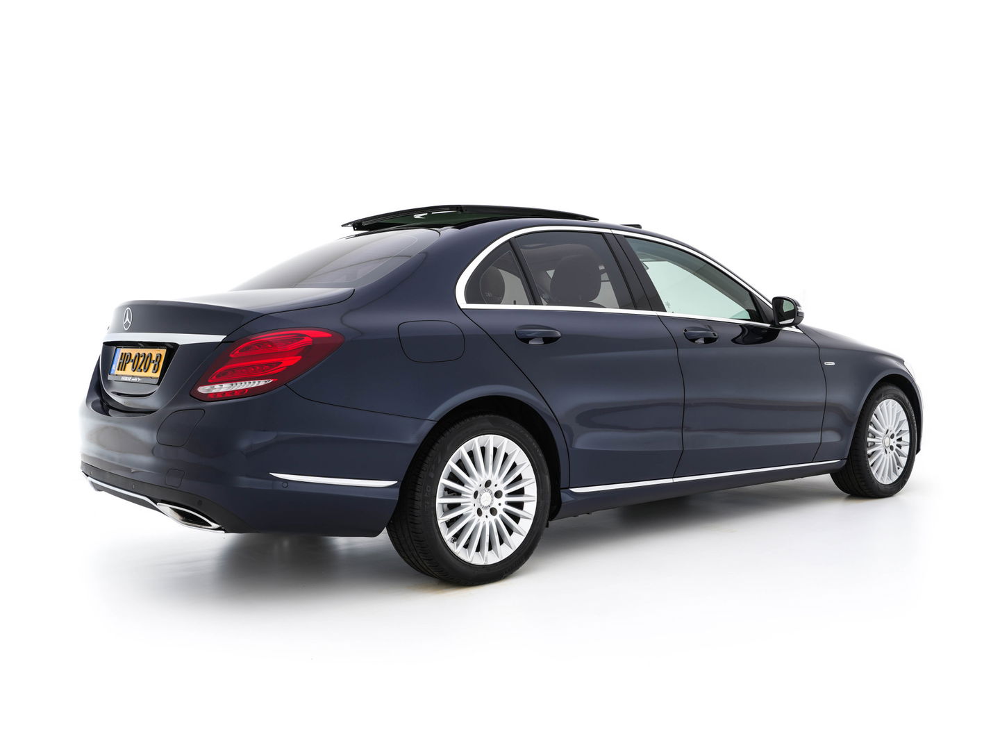 Mercedes-Benz C-Klasse 350 e Lease Edition Aut. *PANO | LUXURY-LEATHER | BURMESTER-AUDIO | FULL-LED | NAVI-FULLMAP | HEATED-SPORTSEATS | CAMERA | AIRMATIC | PRIVACY-GLASS | ECC | CRUISE | KEYLESS | 17''ALU*