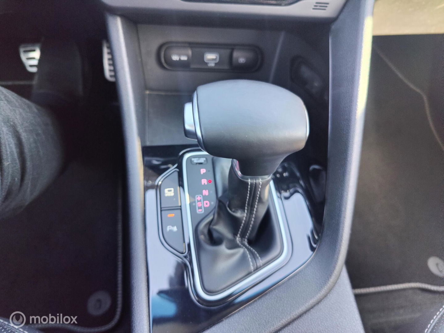 Kia Niro 1.6 GDi Hybrid DynamicPlusLine, Leer, Camera, Carplay