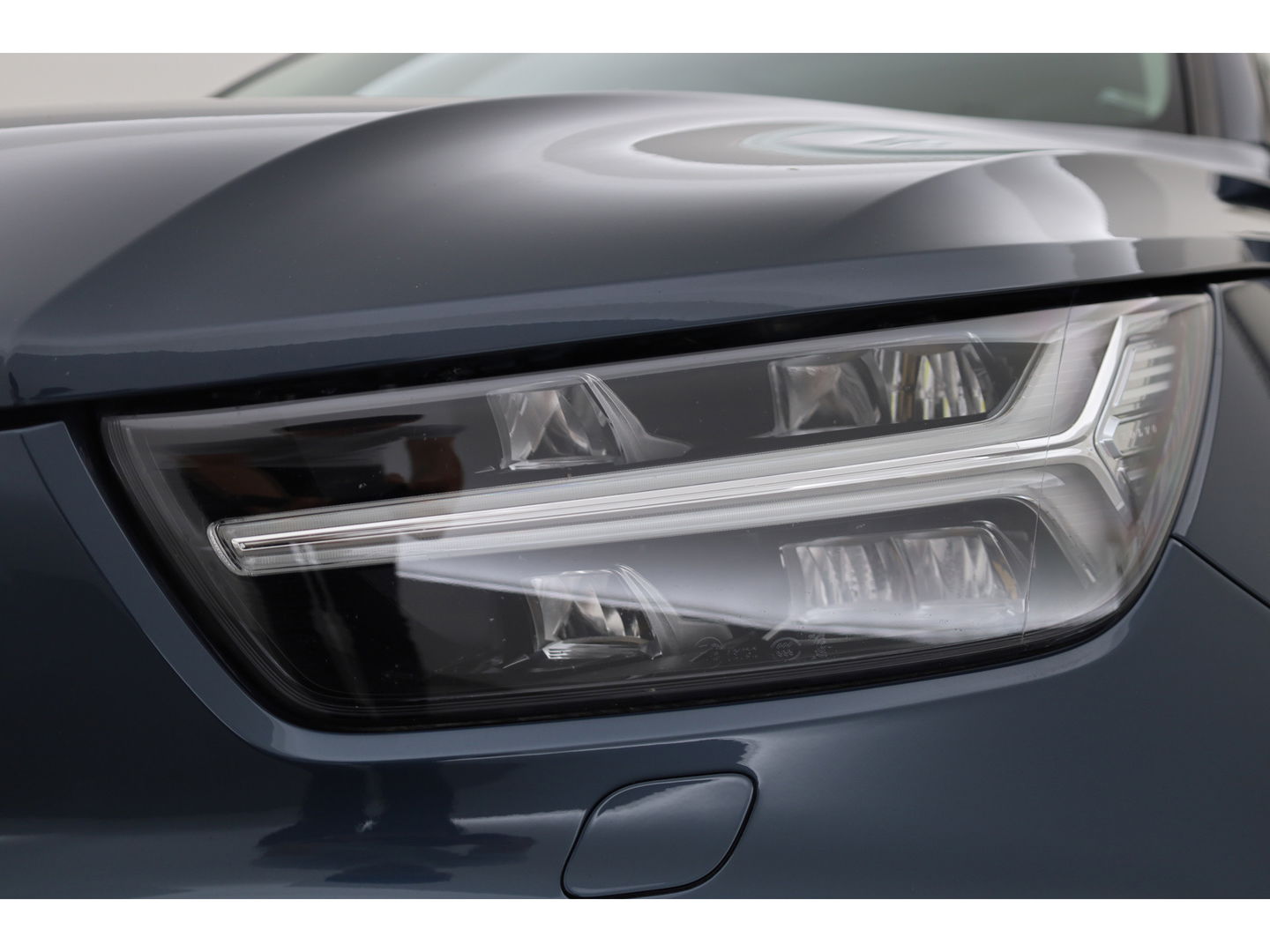 Volvo XC40 1.5 T4 Recharge Inscription | Leer | Pano-dak | ACC | 360 camera | elek. stoelen | 4x stoel + stuurverw. |