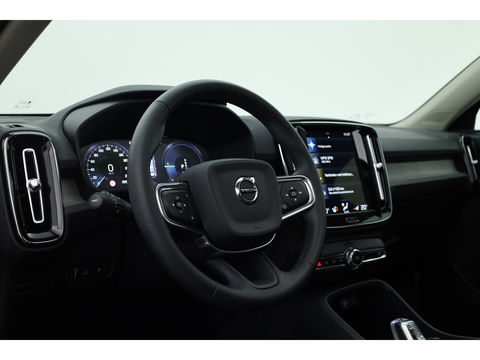 Volvo XC40 1.5 T4 Recharge Inscription | Leer | Pano-dak | ACC | 360 camera | elek. stoelen | 4x stoel + stuurverw. |