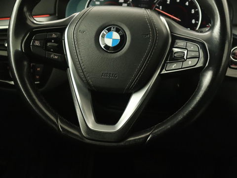 BMW 5 Serie 520i High Executive | Panoramadak | Trekhaak | Leder | Stoelverwarming | Camera | Head-Up | Navigatie | Full LED | Climate control