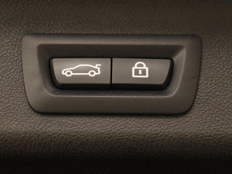 BMW 5 Serie 520i High Executive | Panoramadak | Trekhaak | Leder | Stoelverwarming | Camera | Head-Up | Navigatie | Full LED | Climate control