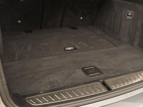 BMW 5 Serie 520i High Executive | Panoramadak | Trekhaak | Leder | Stoelverwarming | Camera | Head-Up | Navigatie | Full LED | Climate control