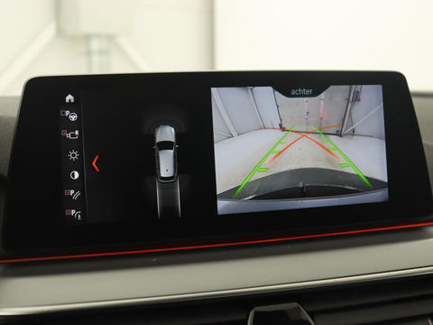 BMW 5 Serie 520i High Executive | Panoramadak | Trekhaak | Leder | Stoelverwarming | Camera | Head-Up | Navigatie | Full LED | Climate control