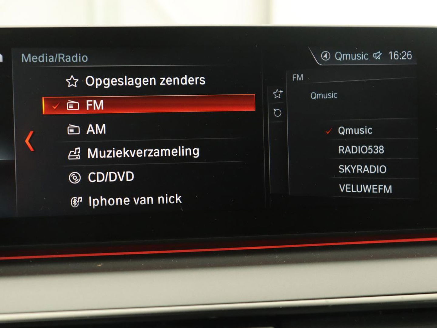 BMW 5 Serie 520i High Executive | Panoramadak | Trekhaak | Leder | Stoelverwarming | Camera | Head-Up | Navigatie | Full LED | Climate control