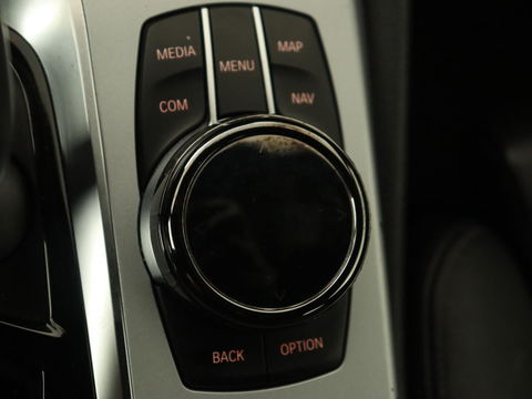 BMW 5 Serie 520i High Executive | Panoramadak | Trekhaak | Leder | Stoelverwarming | Camera | Head-Up | Navigatie | Full LED | Climate control