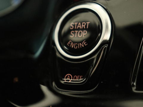 BMW 5 Serie 520i High Executive | Panoramadak | Trekhaak | Leder | Stoelverwarming | Camera | Head-Up | Navigatie | Full LED | Climate control