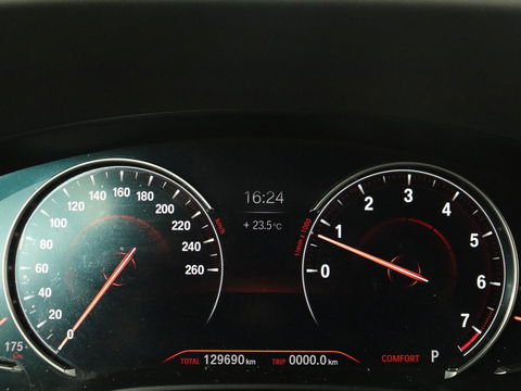 BMW 5 Serie 520i High Executive | Panoramadak | Trekhaak | Leder | Stoelverwarming | Camera | Head-Up | Navigatie | Full LED | Climate control