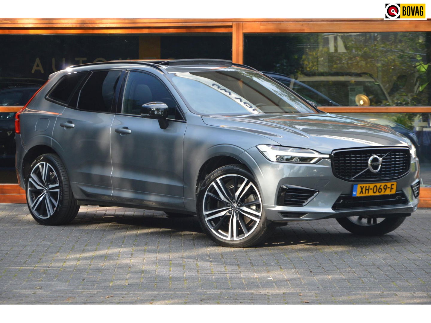 Volvo XC60 T8 Hybride AWD R-Design | Stuurverwarming | Cruise-Control | Schuif/Kantel-dak | Stoelverwarming |