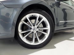 Volkswagen Passat CC 1.8 TSI "Origineel NL!" Panoramadak Xenon Navigatie Bluetooth Trekhaak Parkeersensoren Youngtimer Garantie