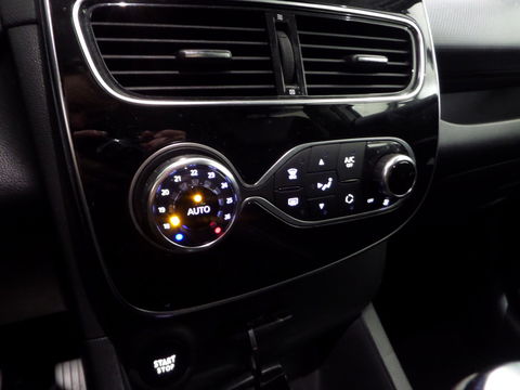 Renault Clio Estate 0.9 TCe Intens "Origineel NL!" Trekhaak Bluetooth Climatronic Cruise-control Half-Leder Parkeersensoren