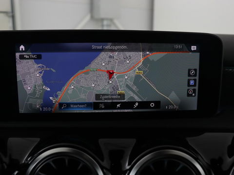 Mercedes-Benz A-Klasse 250e Business Solution Luxury | Leder | Trekhaak | Stoelverwarming | Camera | Sfeerverlichting | Navigatie | Park Assist | Full LED | Widescreen