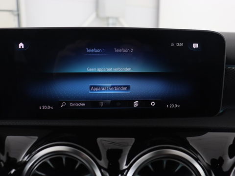Mercedes-Benz A-Klasse 250e Business Solution Luxury | Leder | Trekhaak | Stoelverwarming | Camera | Sfeerverlichting | Navigatie | Park Assist | Full LED | Widescreen