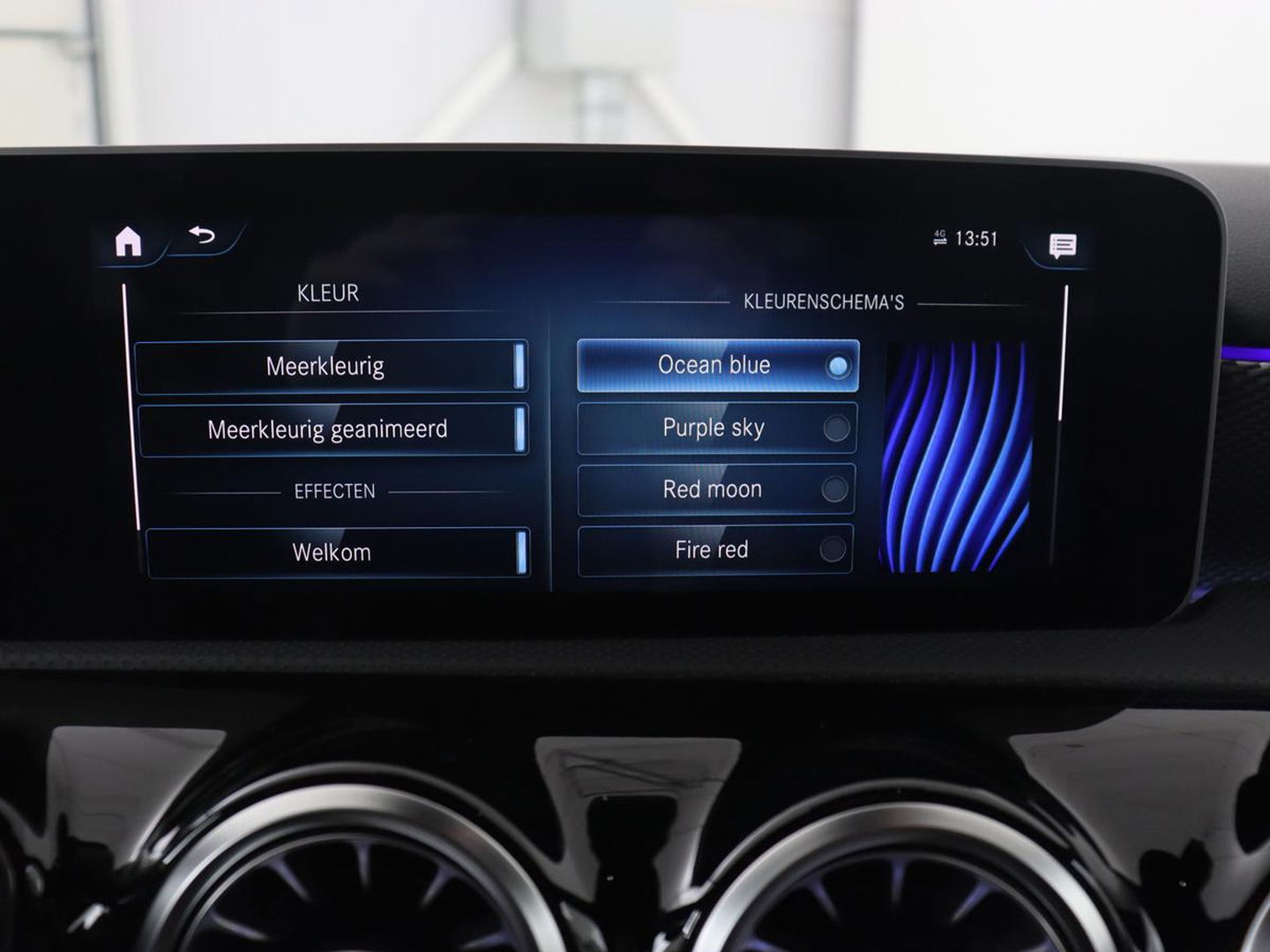 Mercedes-Benz A-Klasse 250e Business Solution Luxury | Leder | Trekhaak | Stoelverwarming | Camera | Sfeerverlichting | Navigatie | Park Assist | Full LED | Widescreen
