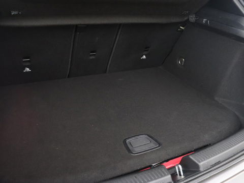 Mercedes-Benz A-Klasse 250e Business Solution Luxury | Leder | Trekhaak | Stoelverwarming | Camera | Sfeerverlichting | Navigatie | Park Assist | Full LED | Widescreen