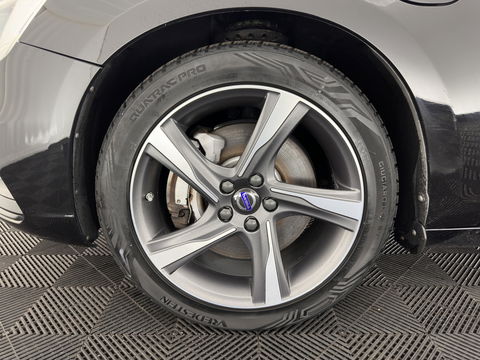 Volvo V60 2.4 D6 Twin Engine R-Design Aut. *PANO | LEATHER-ALCANTARA | BI-XENON | MEMORY-PACK | HEATED-COMFORTSEATS | NAVI-FULLMAP | CAMERA | PRIVACY-GLASS | ECC | PDC | CRUISE | 18''ALU*
