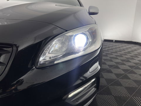 Volvo V60 2.4 D6 Twin Engine R-Design Aut. *PANO | LEATHER-ALCANTARA | BI-XENON | MEMORY-PACK | HEATED-COMFORTSEATS | NAVI-FULLMAP | CAMERA | PRIVACY-GLASS | ECC | PDC | CRUISE | 18''ALU*