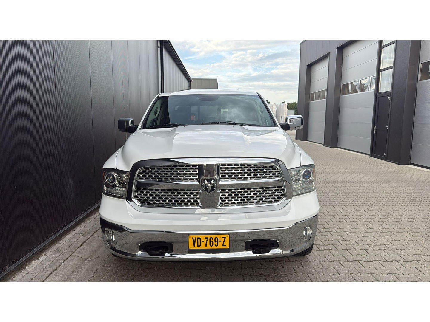 Dodge Ram 1500 5.7 V8 4x4 Crew Cab 5'7 Laramie 4WD LPG Catalogusprijs  € 25977