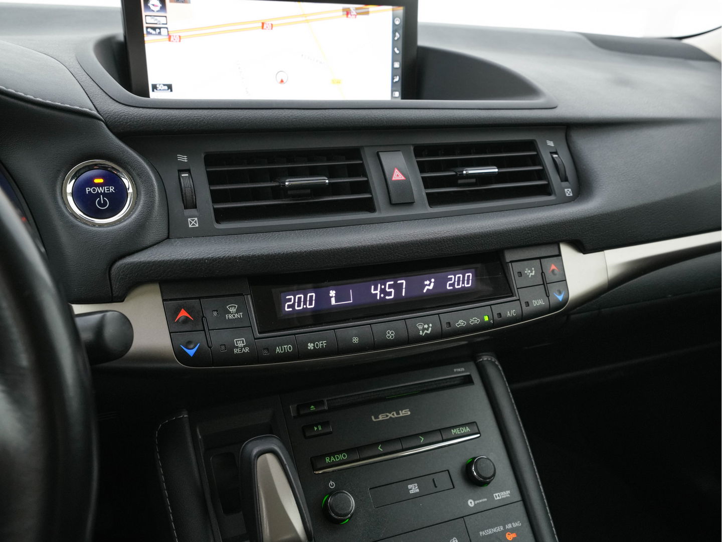 Lexus CT 200h Edition-30 Aut. *FULL-LED | ALCANTARA | NAVI-FULLMAP | HEATED-COMFORTSEATS | CAMERA | KEYLESS | ECC | LANE-ASSIST | PDC | ADAPTIVE-CRUISE | TOWBAR | PREMIUM-HIFI | 16"ALU*