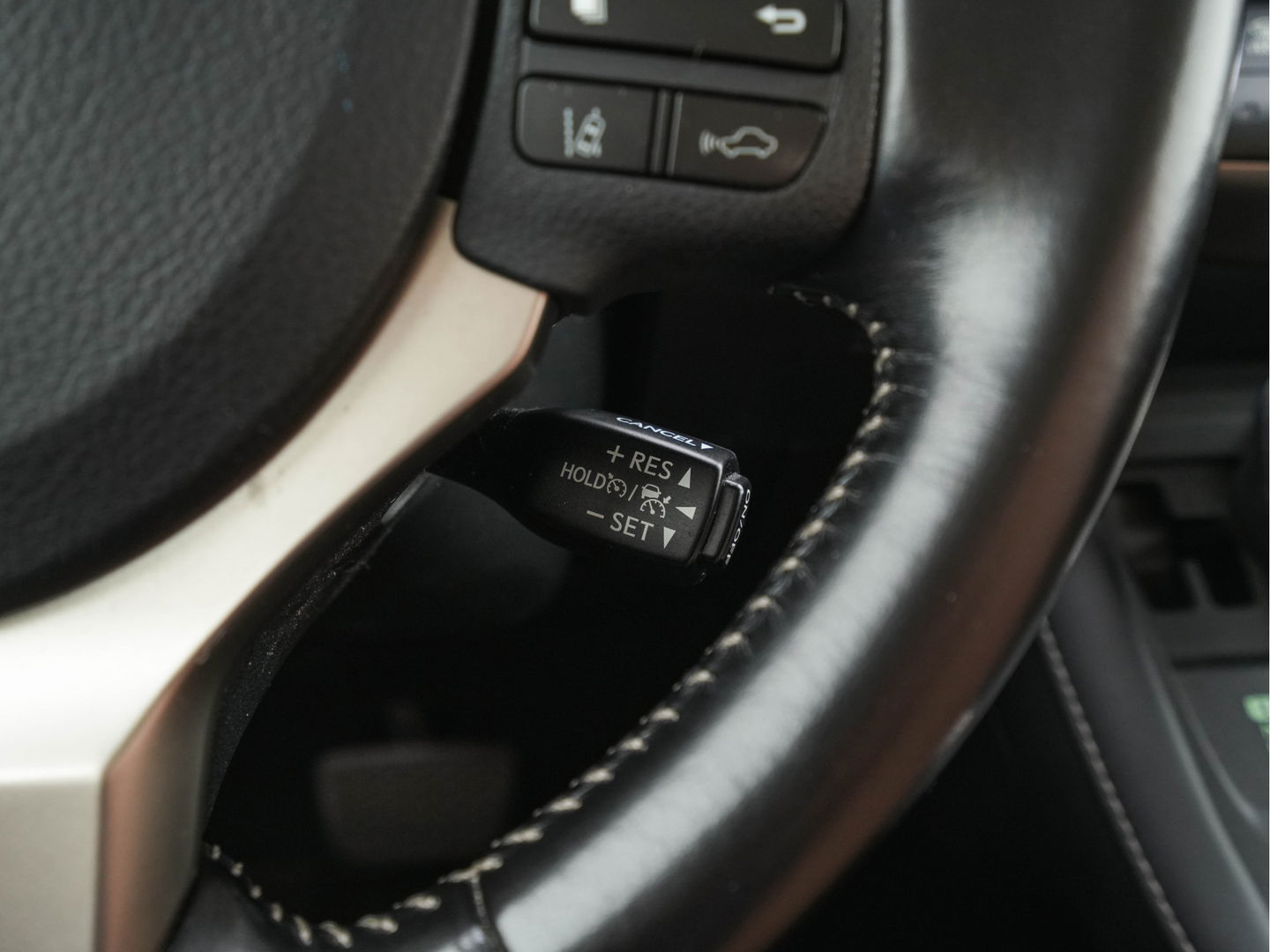 Lexus CT 200h Edition-30 Aut. *FULL-LED | ALCANTARA | NAVI-FULLMAP | HEATED-COMFORTSEATS | CAMERA | KEYLESS | ECC | LANE-ASSIST | PDC | ADAPTIVE-CRUISE | TOWBAR | PREMIUM-HIFI | 16"ALU*