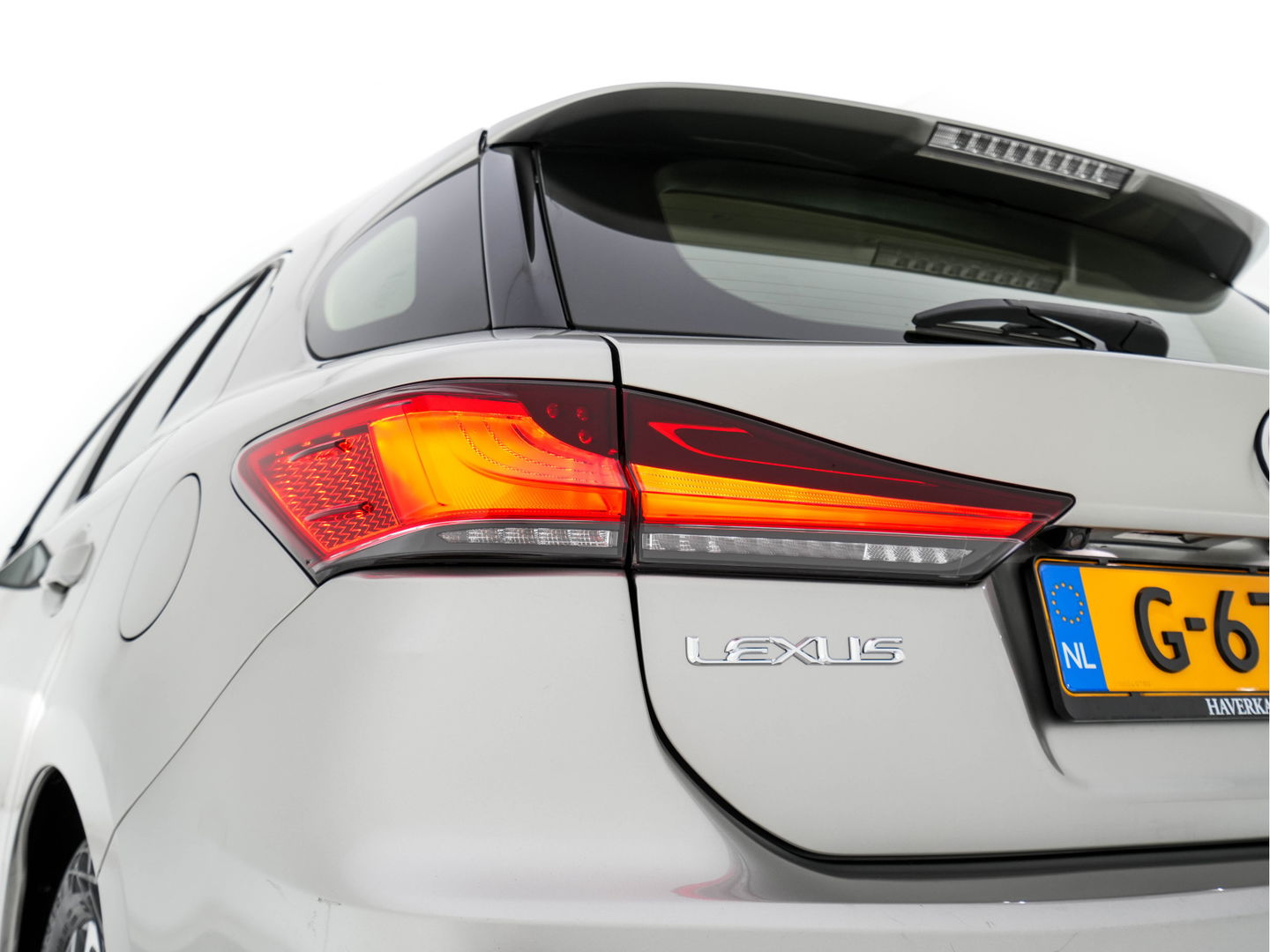 Lexus CT 200h Edition-30 Aut. *FULL-LED | ALCANTARA | NAVI-FULLMAP | HEATED-COMFORTSEATS | CAMERA | KEYLESS | ECC | LANE-ASSIST | PDC | ADAPTIVE-CRUISE | TOWBAR | PREMIUM-HIFI | 16"ALU*