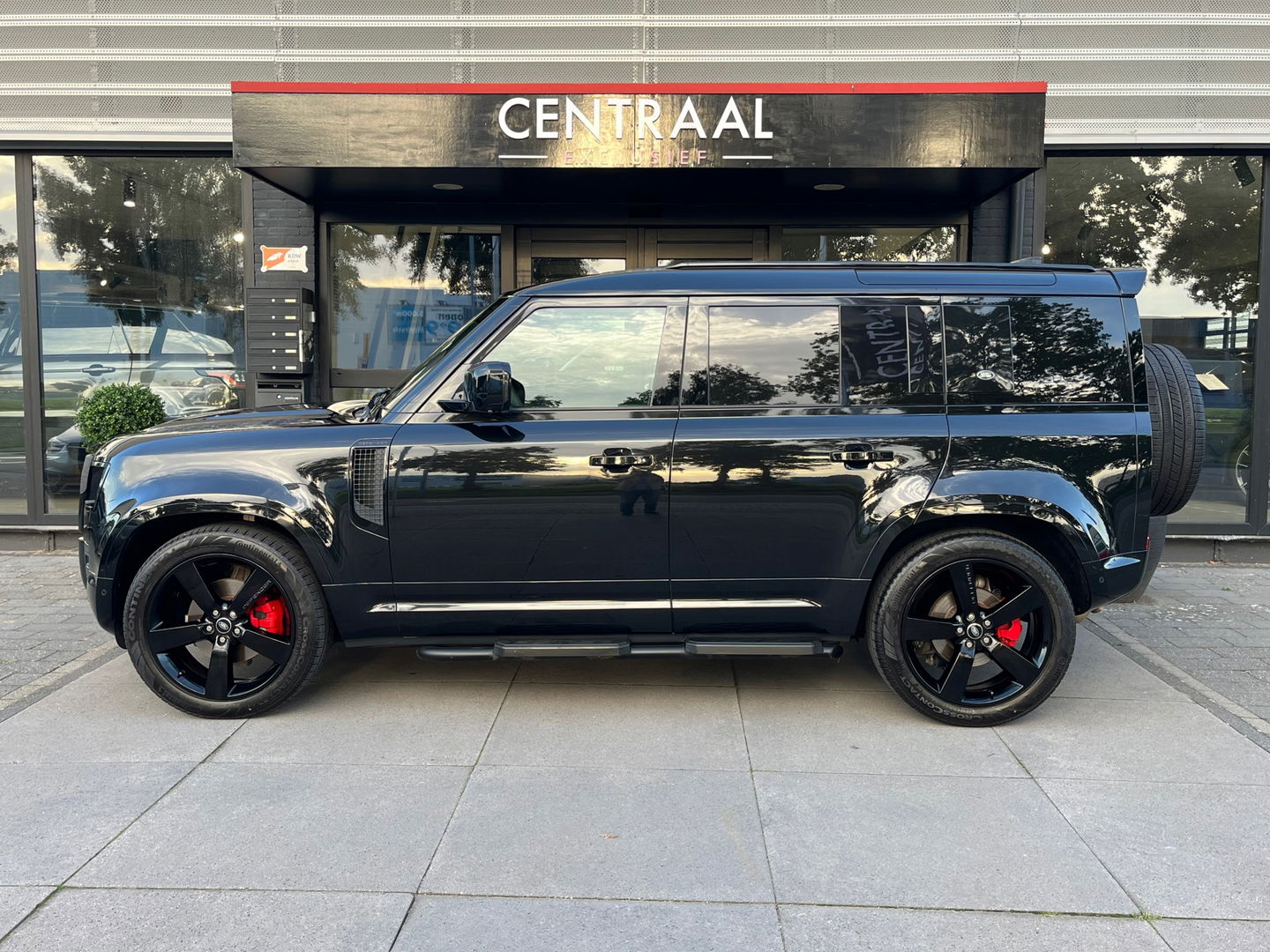 Land Rover Defender 3.0 D250 110 MHEV S|Grijskenteken|Luchtvering|ACC|Leder|360Camera|Carplay|NL-Auto|