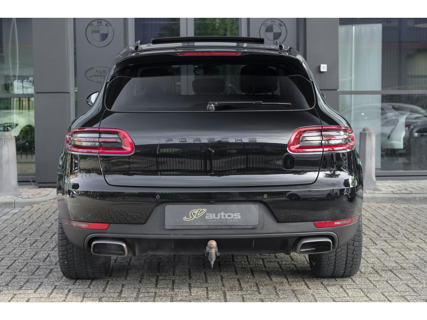 Porsche Macan 2.0 T 252pk Panoramadak Luchtvering 18-weg Adaptieve Sportstoelen Trekhaak elektrisch 21" LMV