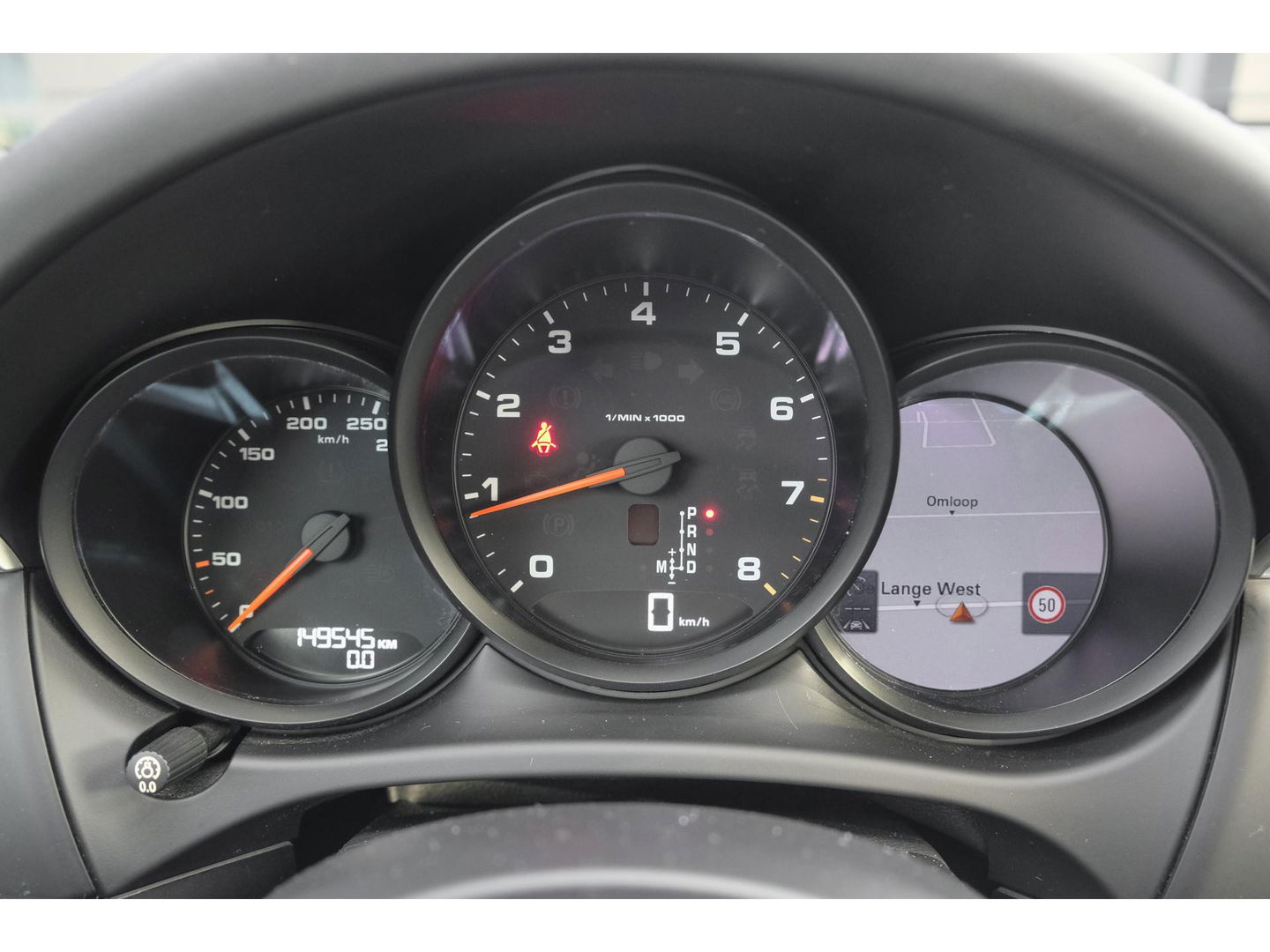 Porsche Macan 2.0 T 252pk Panoramadak Luchtvering 18-weg Adaptieve Sportstoelen Trekhaak elektrisch 21" LMV