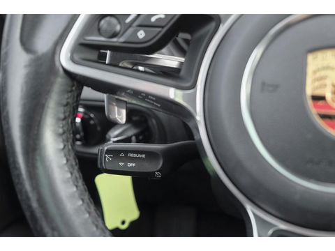 Porsche Macan 2.0 T 252pk Panoramadak Luchtvering 18-weg Adaptieve Sportstoelen Trekhaak elektrisch 21" LMV
