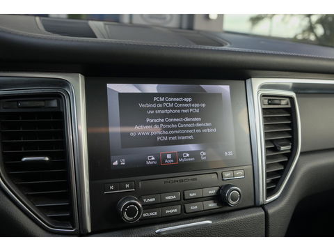 Porsche Macan 2.0 T 252pk Panoramadak Luchtvering 18-weg Adaptieve Sportstoelen Trekhaak elektrisch 21" LMV
