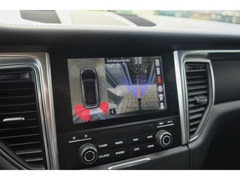 Porsche Macan 2.0 T 252pk Panoramadak Luchtvering 18-weg Adaptieve Sportstoelen Trekhaak elektrisch 21" LMV