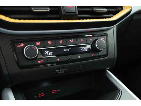 SEAT Arona 1.0 TSI | Navi | Adapt. Cruise | Apple CarPlay | Clima | LED | PDC A