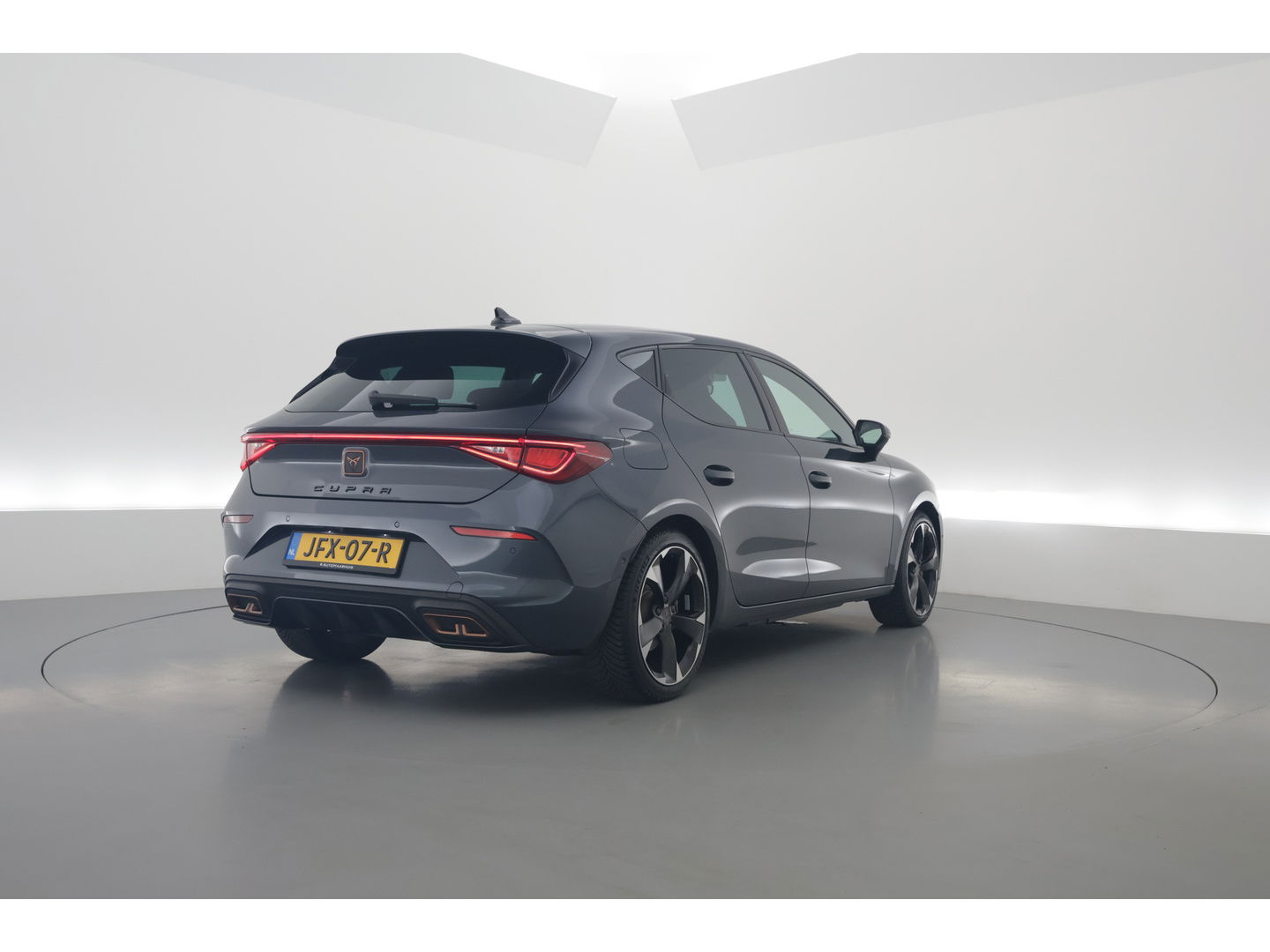 CUPRA Leon 1.4 e-Hybrid 204pk | Adapt. Cruise | Camera | Apple CarPlay | Navi | Stoel- Stuurverw.
