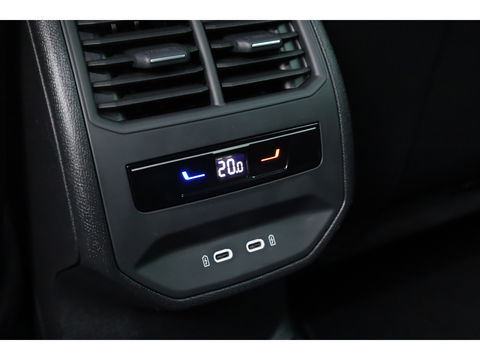 CUPRA Leon 1.4 e-Hybrid 204pk | Adapt. Cruise | Camera | Apple CarPlay | Navi | Stoel- Stuurverw.