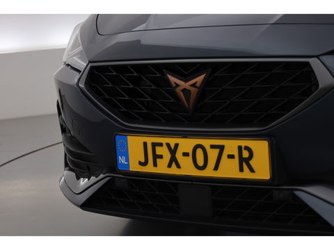 CUPRA Leon 1.4 e-Hybrid 204pk | Adapt. Cruise | Camera | Apple CarPlay | Navi | Stoel- Stuurverw.