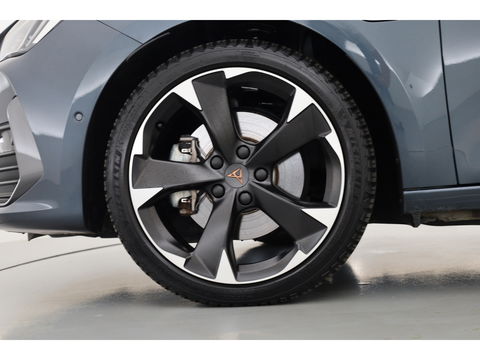 CUPRA Leon 1.4 e-Hybrid 204pk | Adapt. Cruise | Camera | Apple CarPlay | Navi | Stoel- Stuurverw.