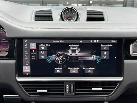 Porsche Cayenne Coupé 4.0 GTS|Techart|Carbon|Lichtgewicht-Pakket|Bose|Head-Up|Sportchrono|PDLS+|Carplay|460PK