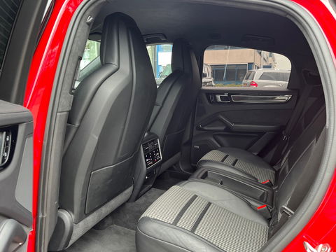 Porsche Cayenne Coupé 4.0 GTS|Techart|Carbon|Lichtgewicht-Pakket|Bose|Head-Up|Sportchrono|PDLS+|Carplay|460PK