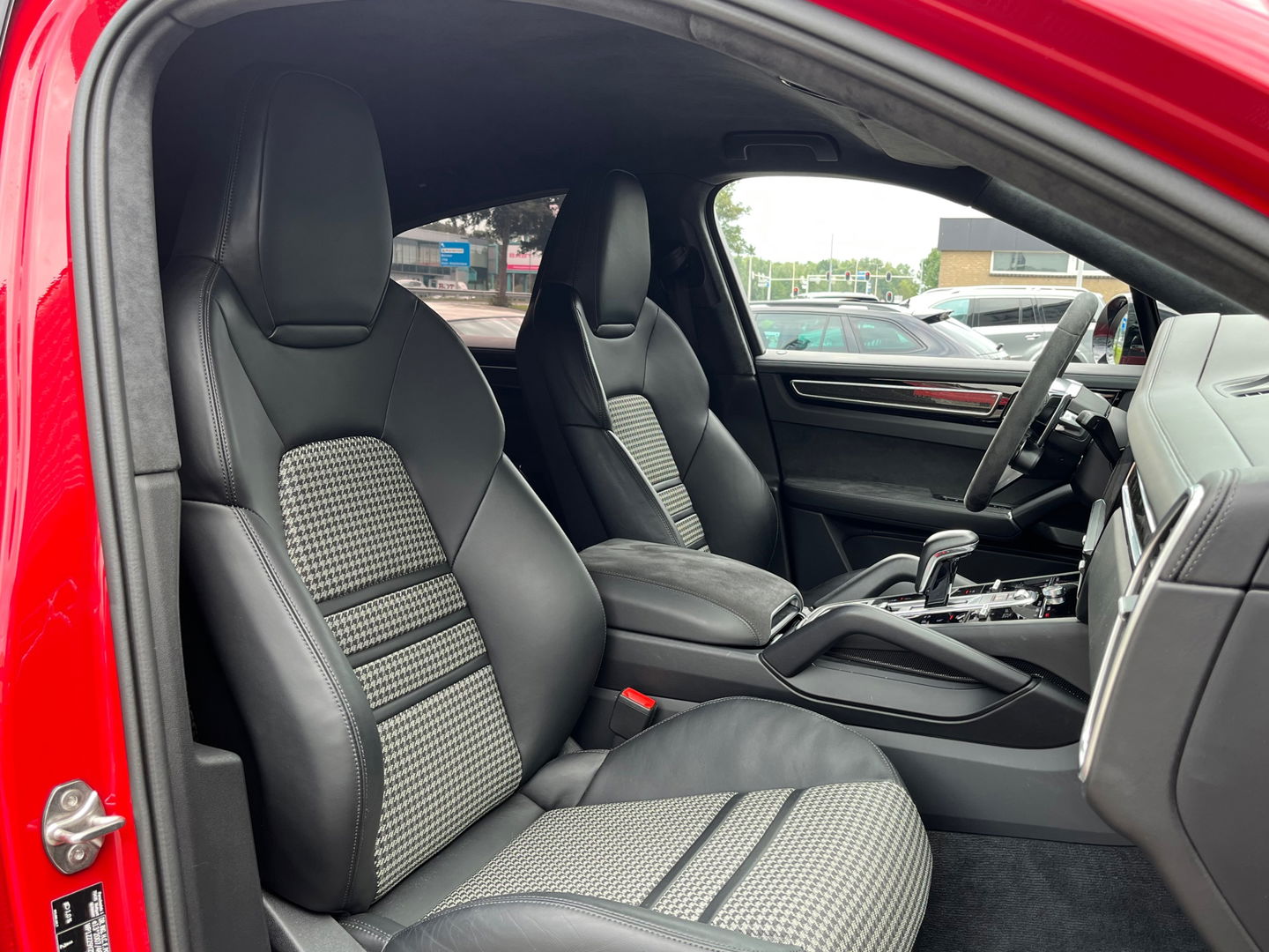 Porsche Cayenne Coupé 4.0 GTS|Techart|Carbon|Lichtgewicht-Pakket|Bose|Head-Up|Sportchrono|PDLS+|Carplay|460PK