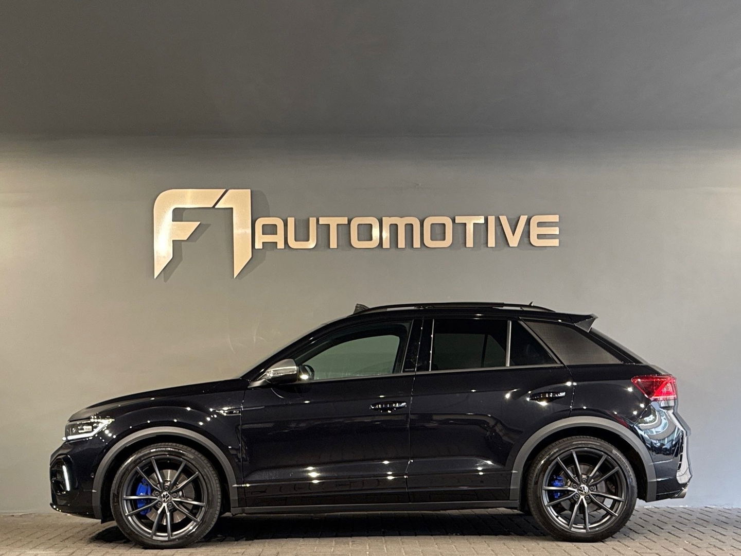 Volkswagen T-Roc 2.0 TSI 4Motion R Pano|Akra|IQ|Keyless|DCC