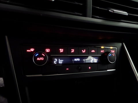 Volkswagen Polo 1.0 TSI Comfortline "Origineel NL!" Apple-Carplay Parkeersensoren Adaptive-Cruise Climatronic Dealer-onderhouden