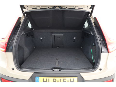 Volvo XC40 2.0 B4 Ultra Dark 197PK | Pano | Matrix LED | 360cam | 21'' | Pilot Assist | H&K