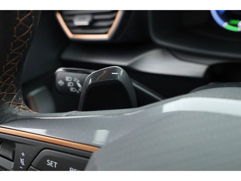 CUPRA Leon Sportstourer 1.4 e-Hybrid 204pk | Navi | Adapt. Cruise | CarPlay | Keyless | Camera | Stoel-Stuurverw.