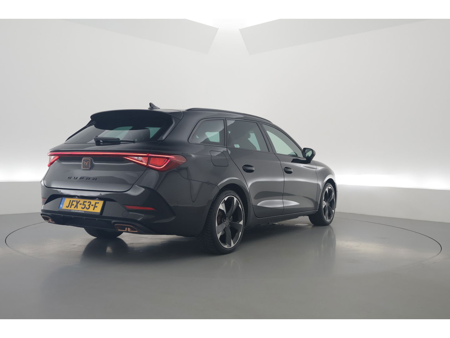 CUPRA Leon Sportstourer 1.4 e-Hybrid 204pk | Navi | Adapt. Cruise | CarPlay | Keyless | Camera | Stoel-Stuurverw.